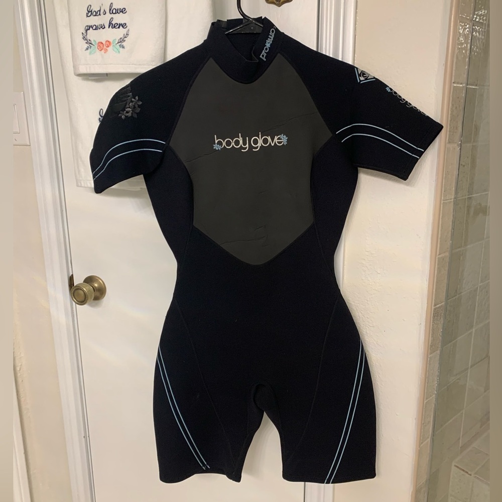 BodyGlove Black Wetsuit Ladies shorty Wetsuit in Mint Condition Size 9/10
